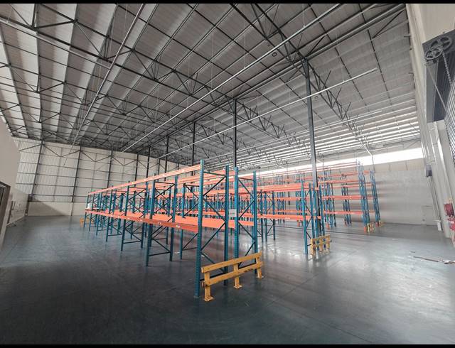 3,234M² WAREHOUSE FOR SALE IN COSMO BUSINESS PARK